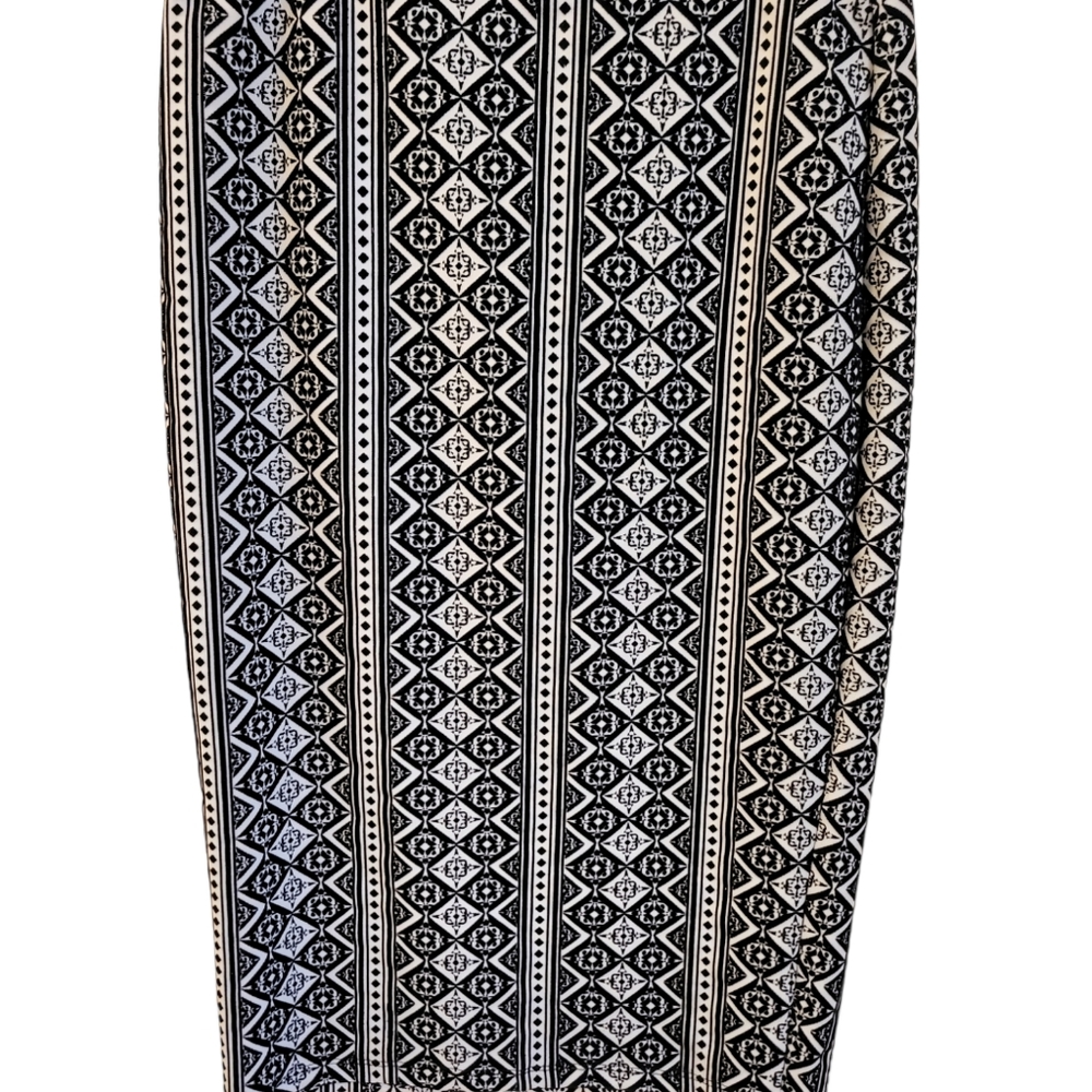 Geometric Pattern Pencil Skirt